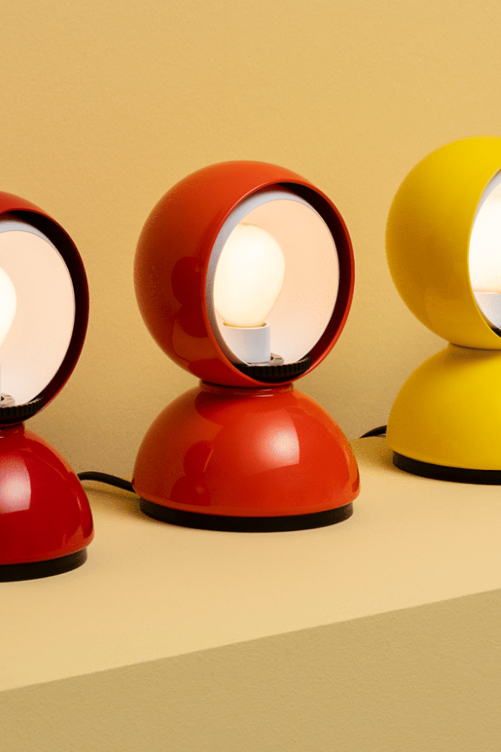 Eclisse Tischleuchte von Artemide in Rot, Orange und Gelb